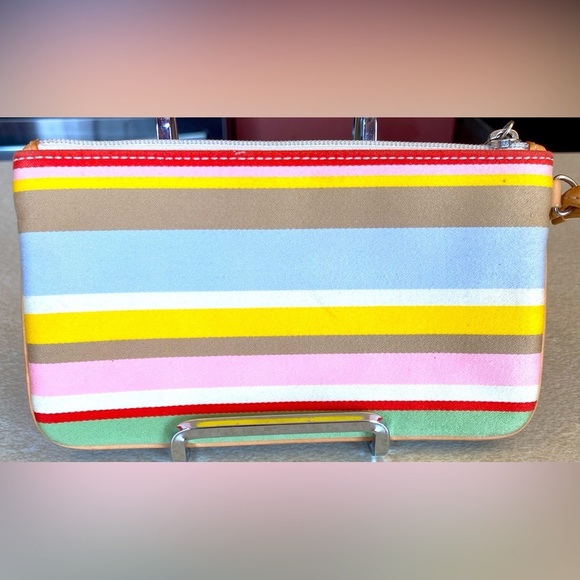 COACH Multicolored Hamptons Wristlet, EUC - Picture 7 of 9